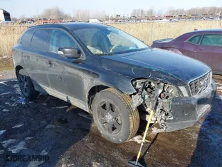 2010 Volvo XC60 3.2L with VIN YV4960DZ2A2051405, listed as a IAAI auction lot 41642010 with 200,589 mi miles. Bid and sale history available at carsss.com. Image 1.