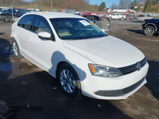 2013 Volkswagen Jetta SE with VIN 3VWDX7AJ1DM367423, listed as a IAAI auction lot 41853922 with 114,845 mi miles and . Bid and sale history available at DreamBid. Image 1.