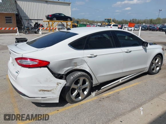 2013 Ford Fusion SE with VIN 3FA6P0HR3DR182796, listed as a IAAI auction lot 42147273 with 121,815 mi miles and . Bid and sale history available at DreamBid. Image 4.