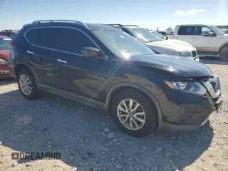 2018 Nissan Rogue SV z VIN KNMAT2MV8JP581561, wystawiony jako Copart lot #47267945 z przebiegiem 105 130 mil mil oraz Szkoda całkowita • Salvage title. Historia ofert i sprzedaży dostępna na DreamBid. Obrazek 4.