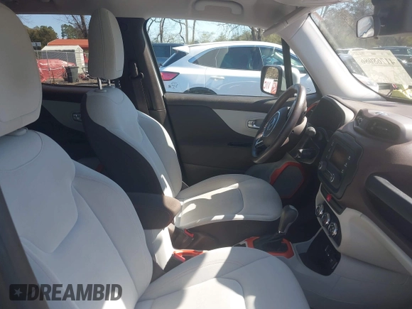 2015 Jeep Renegade Latitude with VIN ZACCJABT1FPB80079, listed as a IAAI auction lot 41768086 with 125,467 mi miles. Bid and sale history available at carsss.com. Image 5.