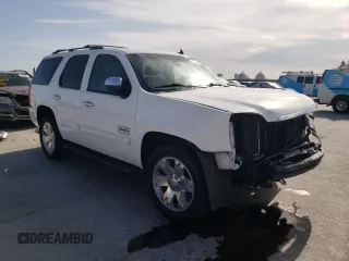 2013 GMC Yukon SLT with VIN 1GKS1CE05DR320453, listed as a Copart auction lot 47684945 with 190,361 mi miles and Salvage Title. Bid and sale history available at carsss.com. Image 4.