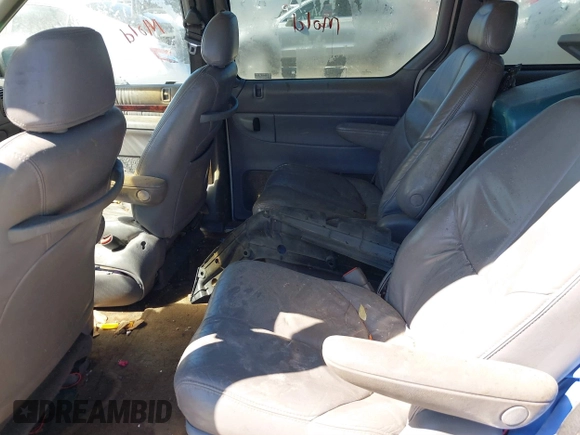 2000 Chrysler Town & Country LXi with VIN 1C4GP54L2YB541224, listed as a IAAI auction lot 41736586 with 203,484 mi miles. Bid and sale history available at carsss.com. Image 8.