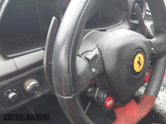 2011 Ferrari 458 Italia z VIN ZFF67NFA4B0179652, wystawiony jako IAAI lot #40499917 z przebiegiem Nie podano mil oraz . Historia ofert i sprzedaży dostępna na DreamBid. Obrazek 7.