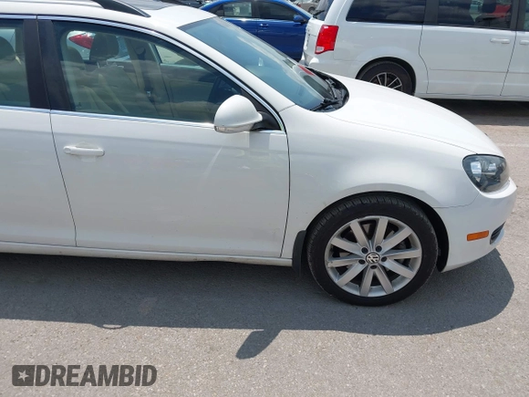 2013 Volkswagen Jetta TDI w/Sunroof & Nav with VIN 3VWPL7AJ3DM685584, listed as a IAAI auction lot 42650713 with 98,377 mi miles and . Bid and sale history available at DreamBid. Image 6.