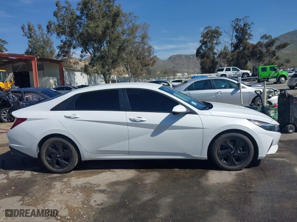 2021 Hyundai Elantra SEL with VIN 5NPLM4AG8MH013253, listed as a IAAI auction lot 41848638 with 47,660 mi miles. Bid and sale history available at carsss.com. Image 13.