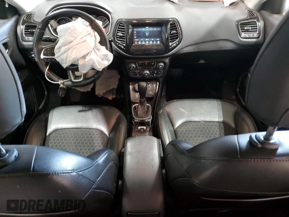 2020 Jeep Compass Altitude z VIN 3C4NJDBBXLT256470, wystawiony jako Copart lot #88228415 z przebiegiem 48 480 mil mil oraz Szkoda całkowita • Salvage title. Historia ofert i sprzedaży dostępna na DreamBid. Obrazek 8.
