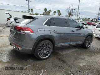 2020 Volkswagen Atlas SEL R-Line with VIN 1V2RE2CA6LC218759, listed as a Copart auction lot 88995435 with 61,609 mi miles and Salvage title. Bid and sale history available at DreamBid. Image 3.