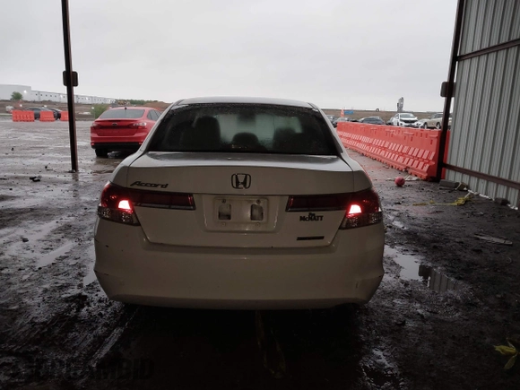 2012 Honda Accord SE z VIN 1HGCP2F67CA067792, wystawiony jako IAAI lot #42193036 z przebiegiem 151 332 mil mil oraz . Historia ofert i sprzedaży dostępna na DreamBid. Obrazek 16.