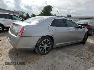 2013 Chrysler 300 S z VIN 2C3CCAGG2DH743939, wystawiony jako Copart lot #73681434 z przebiegiem 169 128 mil mil oraz Szkoda całkowita • Salvage title. Historia ofert i sprzedaży dostępna na DreamBid. Obrazek 3.