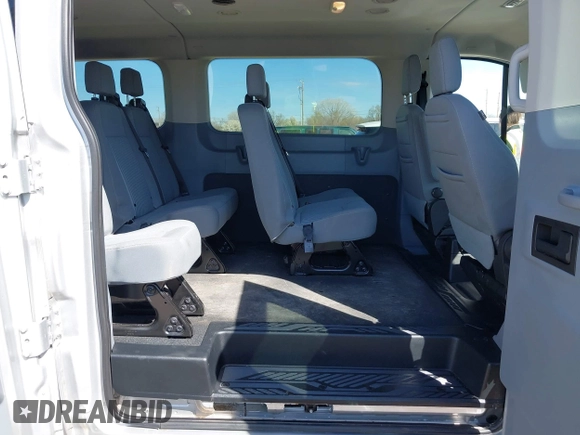2019 Ford Transit XL with VIN 1FMZK1ZM8KKA06967, listed as a IAAI auction lot 41805833 with 32,225 mi miles. Bid and sale history available at carsss.com. Image 8.