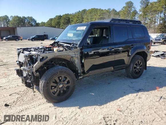 2024 Toyota Land Cruiser z VIN JTEABFAJ5RK002588, wystawiony jako Copart lot #45684165 z przebiegiem 6 313 mil mil oraz Szkoda całkowita • Salvage title. Historia ofert i sprzedaży dostępna na DreamBid. Obrazek 1.