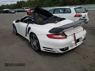 2008 Porsche 911 z VIN WP0CD29958S708310, wystawiony jako Copart lot #51357635 z przebiegiem Nie podano mil oraz Nie do naprawy • Non repairable. Historia ofert i sprzedaży dostępna na DreamBid. Obrazek 3.