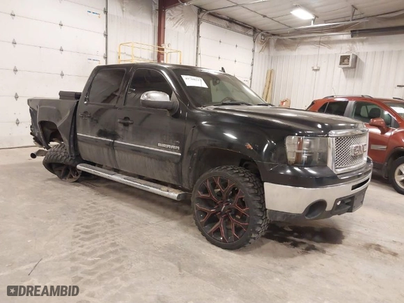 2011 GMC Sierra 1500 SLE with VIN 3GTP1VE08BG100816, listed as a IAAI auction lot 41768212 with 249,109 mi miles. Bid and sale history available at carsss.com. Image 1.