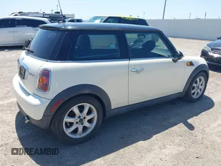 2008 MINI Hardtop with VIN WMWMF33568TT61619, listed as a IAAI auction lot 41997172 with Not Provided miles and . Bid and sale history available at DreamBid. Image 4.