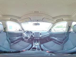 2013 Mitsubishi Outlander SE z VIN JA4JT3AW7DU001736, wystawiony jako Copart lot #59701515 z przebiegiem 121 929 mil mil oraz Szkoda całkowita • Salvage title. Historia ofert i sprzedaży dostępna na DreamBid. Obrazek 16.