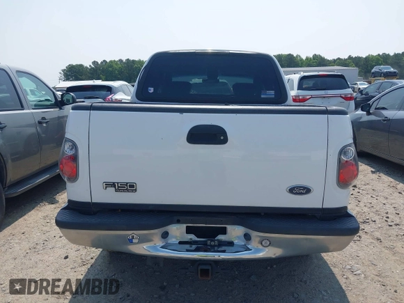 2001 Ford F-150 XLT z VIN 1FTRW07W81KB17508, wystawiony jako IAAI lot #42384253 z przebiegiem 278 756 mil mil oraz . Historia ofert i sprzedaży dostępna na DreamBid. Obrazek 16.