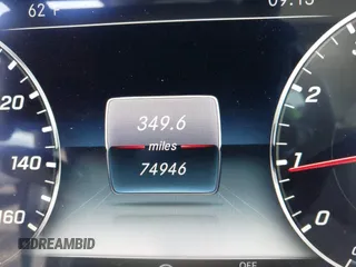 2017 Mercedes-Benz E 300 Luxury z VIN WDDZF4JB3HA236618, wystawiony jako IAAI lot #42489715 z przebiegiem 74 946 mil mil oraz . Historia ofert i sprzedaży dostępna na DreamBid. Obrazek 15.