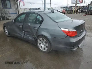 2005 BMW 5 Series 530i z VIN WBANA73555CR58878, wystawiony jako Copart lot #51302875 z przebiegiem 172 745 mil mil oraz Szkoda całkowita • Salvage title. Historia ofert i sprzedaży dostępna na DreamBid. Obrazek 2.