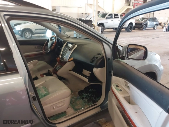 2004 Lexus RX 330 with VIN 2T2HA31U14C014502, listed as a IAAI auction lot 40682875 with 0 mi miles. Bid and sale history available at carsss.com. Image 5.