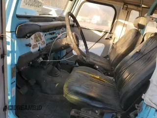 1977 Toyota Land Cruiser z VIN FJ40252050, wystawiony jako Copart lot #45896285 z przebiegiem 9 921 mil mil oraz Czysty tytuł • Clean title. Historia ofert i sprzedaży dostępna na DreamBid. Obrazek 7.