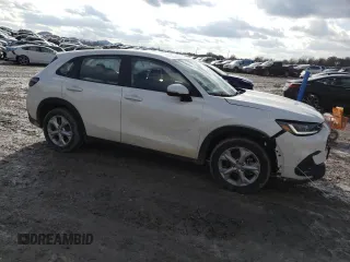 2024 Honda HR-V LX with VIN 3CZRZ1H38RM738439, listed as a Copart auction lot 84208484 with 10,072 mi miles and Clean Title. Bid and sale history available at carsss.com. Image 4.