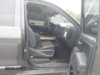2015 Chevrolet Silverado 3500HD LTZ z VIN 1GC4K0C85FF127359, wystawiony jako IAAI lot #42252408 z przebiegiem 273 905 mil mil oraz . Historia ofert i sprzedaży dostępna na DreamBid. Obrazek 5.