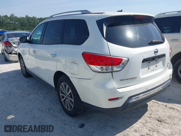 2013 Nissan Pathfinder SV with VIN 5N1AR2MM2DC675979, listed as a IAAI auction lot 42024315 with 468,225 mi miles. Bid and sale history available at carsss.com. Image 3.