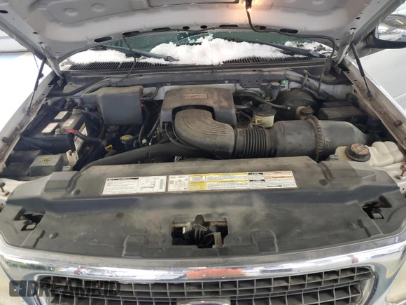 1998 Ford Expedition XLT z VIN 1FMPU18L1WLC33329, wystawiony jako Copart lot #41666625 z przebiegiem 137 786 mil mil oraz Czysty tytuł • Clean title. Historia ofert i sprzedaży dostępna na DreamBid. Obrazek 13.