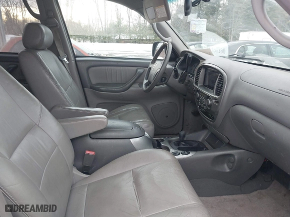 2003 Toyota Sequoia Limited with VIN 5TDBT48A13S177601, listed as a IAAI auction lot 41491390 with 218,243 mi miles. Bid and sale history available at carsss.com. Image 5.