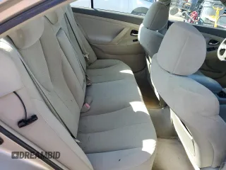2008 Toyota Camry LE z VIN 4T1BE46K48U232059, wystawiony jako Copart lot #53302165 z przebiegiem 106 705 mil mil oraz Szkoda całkowita • Salvage title. Historia ofert i sprzedaży dostępna na DreamBid. Obrazek 10.