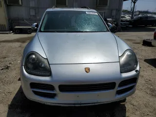 2006 Porsche Cayenne S z VIN WP1AB29P46LA70360, wystawiony jako Copart lot #60824625 z przebiegiem 156 304 mil mil oraz Czysty tytuł • Clean title. Historia ofert i sprzedaży dostępna na DreamBid. Obrazek 5.