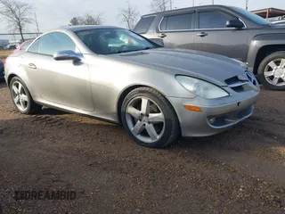 2005 Mercedes-Benz SLK-Class with VIN WDBWK56F85F026636, listed as a IAAI auction lot 41373052 with 171,102 mi miles. Bid and sale history available at carsss.com. Image 1.