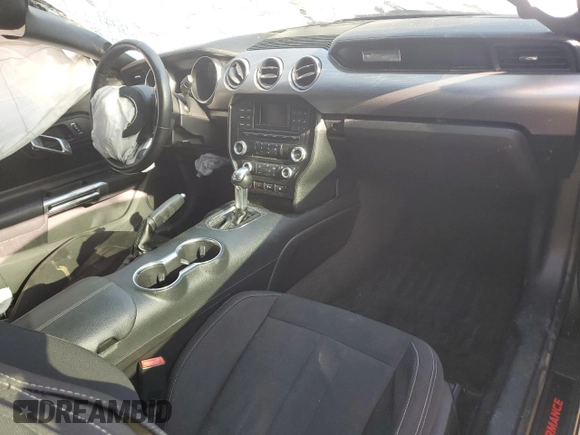 2018 Ford Mustang GT z VIN 1FA6P8CF4J5128093, wystawiony jako Copart lot #52081845 z przebiegiem Nie podano mil oraz Szkoda całkowita • Salvage title. Historia ofert i sprzedaży dostępna na DreamBid. Obrazek 8.