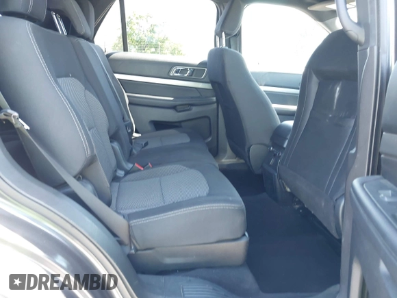 2018 Ford Explorer XLT z VIN 1FM5K7D85JGC55627, wystawiony jako IAAI lot #42261412 z przebiegiem 133 125 mil mil oraz . Historia ofert i sprzedaży dostępna na DreamBid. Obrazek 8.