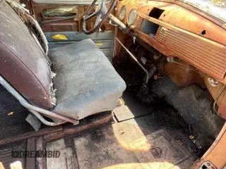 1953 Chevrolet Suburban z VIN H53K032117, wystawiony jako Copart lot #45568985 z przebiegiem Nie podano mil oraz Czysty tytuł • Clean title. Historia ofert i sprzedaży dostępna na DreamBid. Obrazek 5.