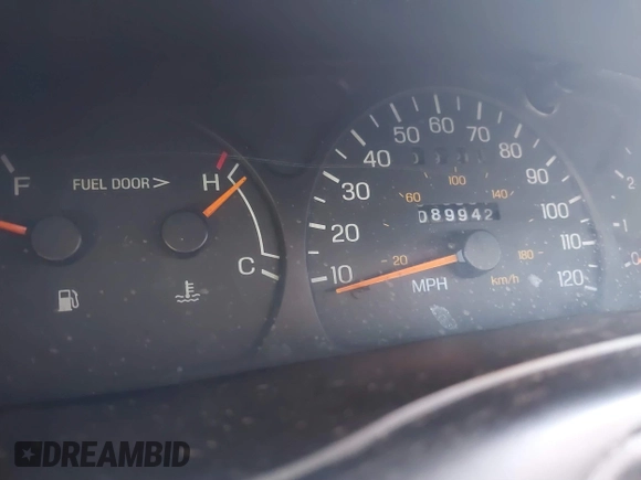 1997 Ford Thunderbird LX z VIN 1FALP62W4VH115924, wystawiony jako IAAI lot #41251348 z przebiegiem Nie podano mil oraz . Historia ofert i sprzedaży dostępna na DreamBid. Obrazek 7.