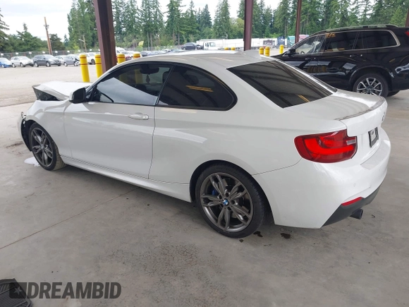 2016 BMW 2 Series M235i z VIN WBA1J7C52GV360561, wystawiony jako IAAI lot #42429129 z przebiegiem 90 218 mil mil oraz . Historia ofert i sprzedaży dostępna na DreamBid. Obrazek 3.