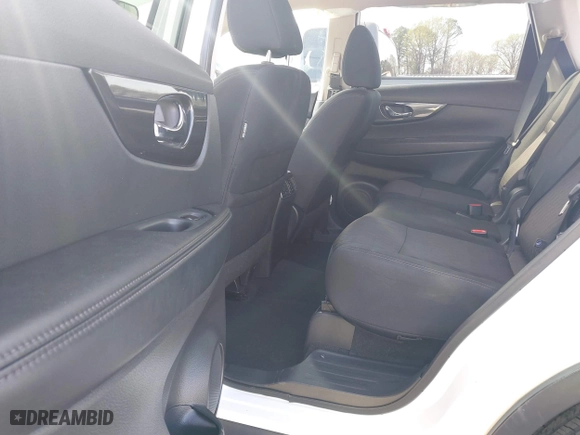 2017 Nissan Rogue SL with VIN 5N1AT2MT4HC832376, listed as a IAAI auction lot 41843307 with 93,106 mi miles. Bid and sale history available at carsss.com. Image 8.