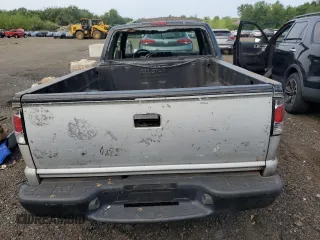 1994 GMC Sonoma with VIN 1GTCS19Z4RK505197, listed as a Copart auction lot 70470204 with 425,937 mi miles and Non Repairable. Bid and sale history available at carsss.com. Image 6.