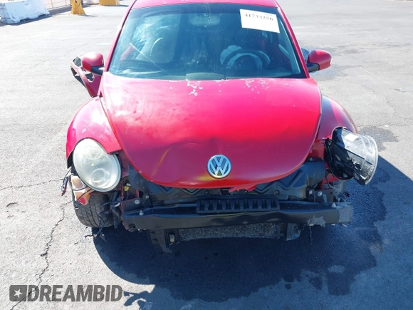 2009 Volkswagen New Beetle Coupe S with VIN 3VWRG31C39M505244, listed as a IAAI auction lot 41733256 with 166,856 mi miles. Bid and sale history available at carsss.com. Image 6.