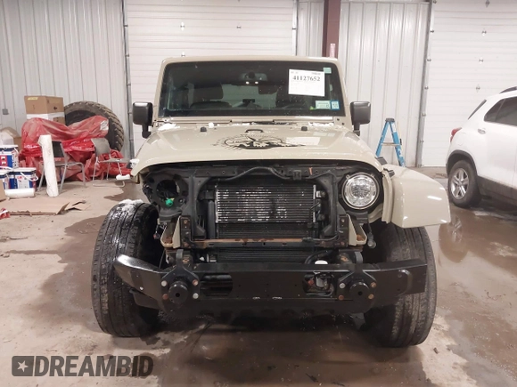 2018 Jeep Wrangler JK Unlimited Sahara with VIN 1C4HJWEG4JL803516, listed as a IAAI auction lot 41127652 with 85,749 mi miles. Bid and sale history available at carsss.com. Image 13.