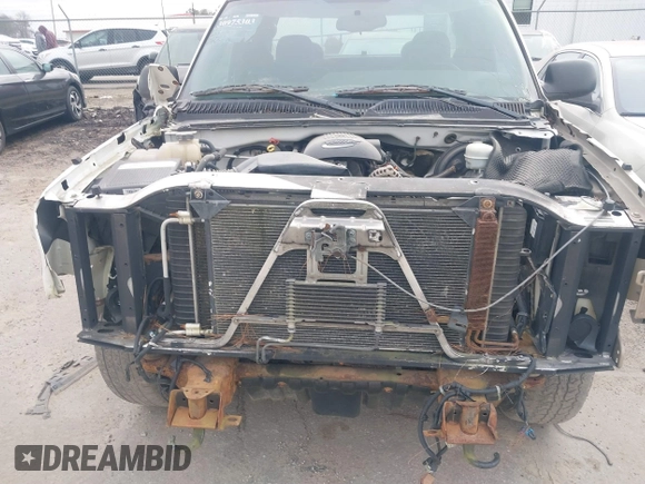 2005 Chevrolet Silverado 1500 with VIN 1GCEK19V65E152928, listed as a IAAI auction lot 41485115 with 165,560 mi miles. Bid and sale history available at carsss.com. Image 6.