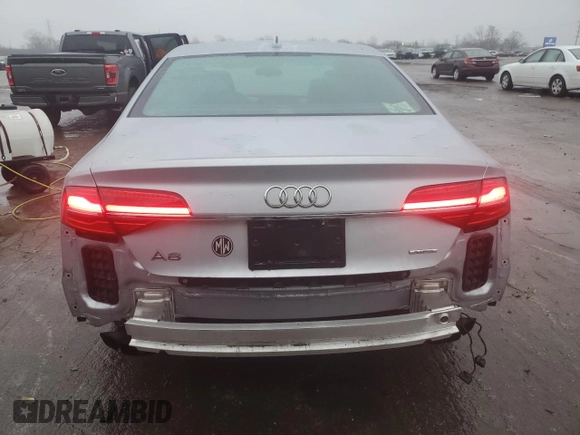 2015 Audi A8 z VIN WAUJGAFD0FN010021, wystawiony jako Copart lot #86861684 z przebiegiem 112 697 mil mil oraz Szkoda całkowita • Salvage title. Historia ofert i sprzedaży dostępna na DreamBid. Obrazek 6.