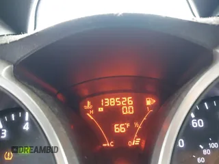 2015 Nissan Juke SL z VIN JN8AF5MV4FT550917, wystawiony jako IAAI lot #41857744 z przebiegiem 138 526 mil mil oraz . Historia ofert i sprzedaży dostępna na DreamBid. Obrazek 16.