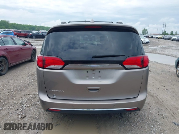 2018 Chrysler Pacifica Touring L Plus z VIN 2C4RC1EG8JR293843, wystawiony jako IAAI lot #42193451 z przebiegiem 115 588 mil mil oraz . Historia ofert i sprzedaży dostępna na DreamBid. Obrazek 16.