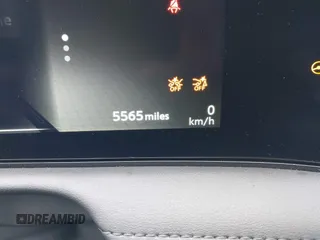 2024 Nissan ARIYA Evolve+ z VIN JN1BF0BAXRM435453, wystawiony jako IAAI lot #41745123 z przebiegiem 5 565 mil mil oraz . Historia ofert i sprzedaży dostępna na DreamBid. Obrazek 16.