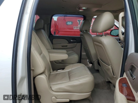 2011 GMC Yukon XL SLT with VIN 1GKS1KE06BR217663, listed as a Copart auction lot 43960245 with 215,703 mi miles and Salvage Title. Bid and sale history available at carsss.com. Image 11.