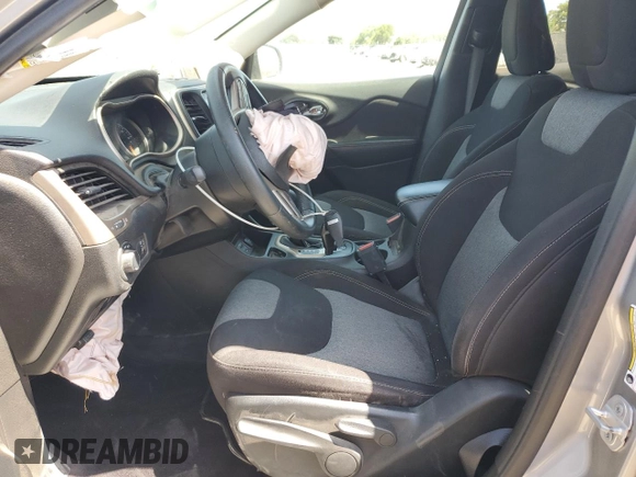 2017 Jeep Cherokee Sport z VIN 1C4PJLAB4HW559931, wystawiony jako Copart lot #58856295 z przebiegiem 86 292 mil mil oraz Szkoda całkowita • Salvage title. Historia ofert i sprzedaży dostępna na DreamBid. Obrazek 7.