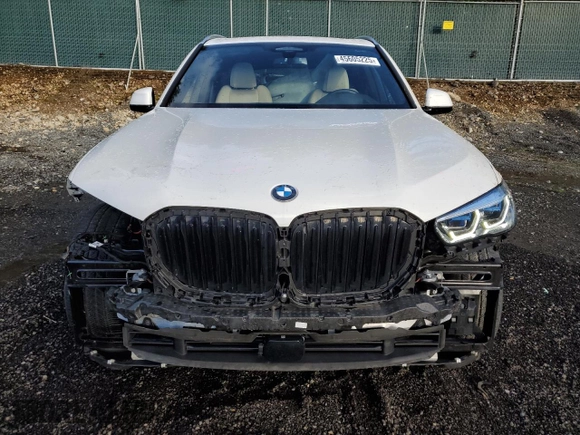 2021 BMW X5 xDrive45e with VIN 5UXTA6C04M9H52389, listed as a Copart auction lot 45605225 with 14,899 mi miles and Salvage Title. Bid and sale history available at carsss.com. Image 5.